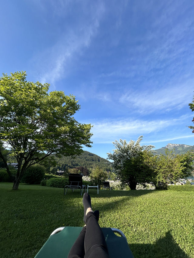 窓を開ければ目の前に湖と絶景…！ホテル ホロウェガー🇦🇹