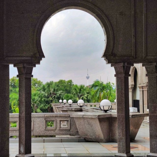 🇲🇾 Masjid Wilayah Persekutuan: Kuala Lumpur’s Modern Islamic Landmark