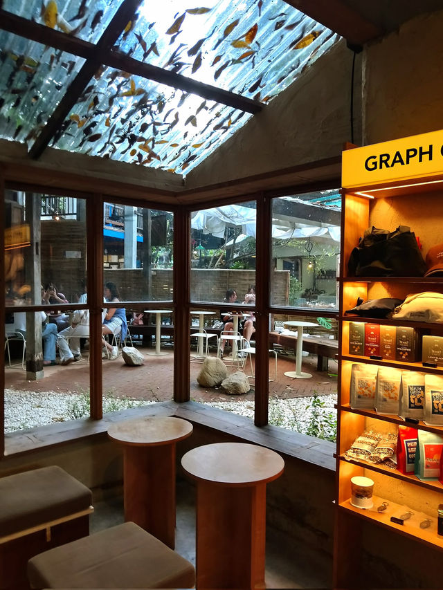 📍GRAPH สาขาใหม่ ใน‘บ้านข้างวัด’