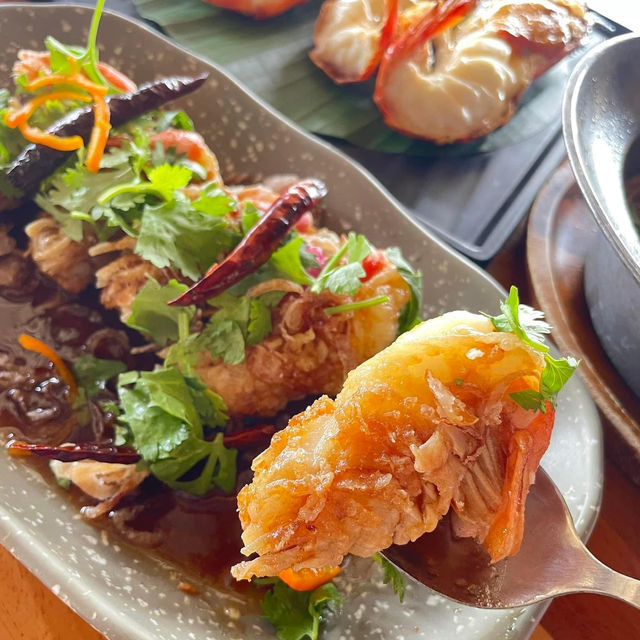 ร้านกุ้งเผา ริมแม่น้ำอยุธยา  