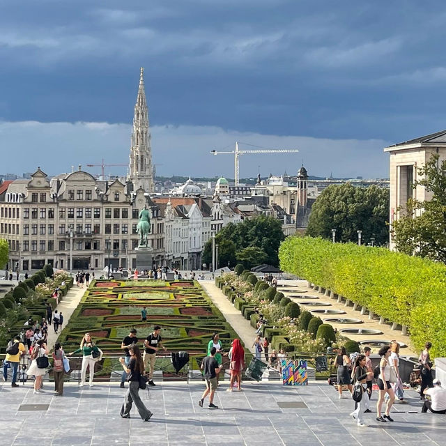 Artistic Oasis: Mont des Arts' Cultural Haven