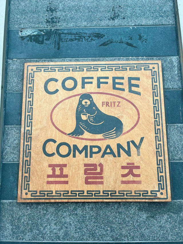 Aesthetic cafe