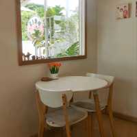 คาเฟ่เล็กๆ สไตล์โฮมมี่ ในหมู่บ้านเมืองทอง 1 