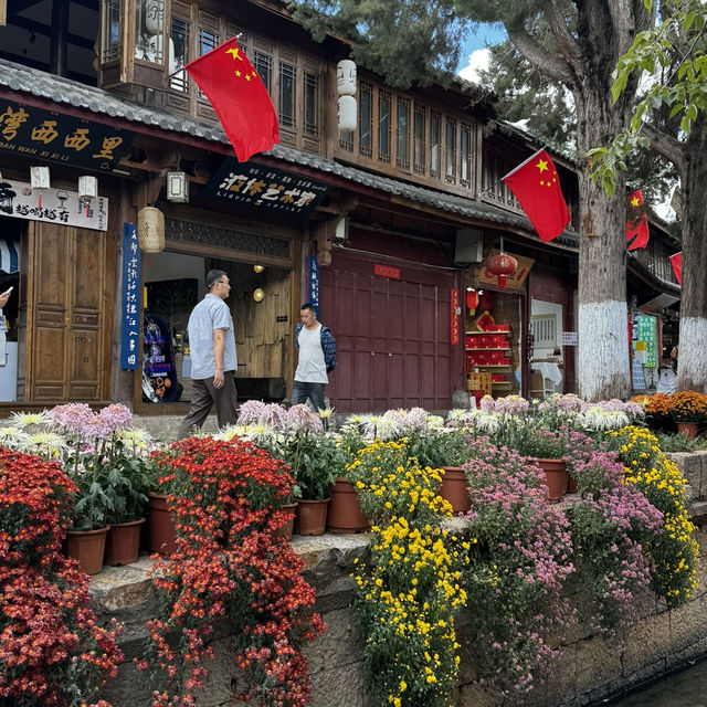 Lijiang Old Town - Bring to Dynasty 