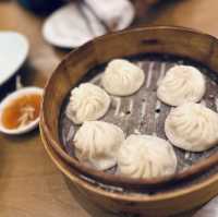 豫園逛夜市人潮