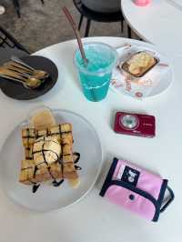 Rose’ Cafe คาเฟ่มินิมอลในปากเซ ลาวใต้