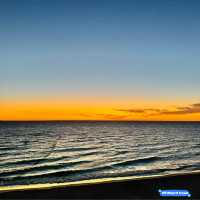 Golden Hour Bliss: Cottesloe's Breathtaking Sunset