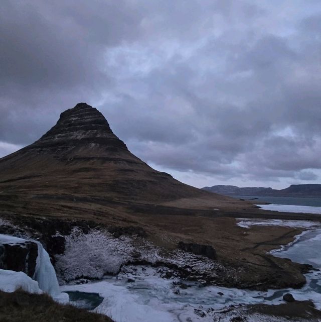 Solitary Elegance: Kirkjufell at Dusk