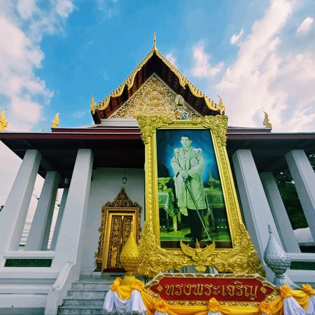 泰國曼谷著名皇家古跡寺廟景點:Wat Krua Wan Worawiharn，建築華麗雄偉，適合打卡拍照📸