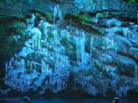 【埼玉県】秩父三大氷柱の一つ！氷の芸術「三十槌の氷柱」