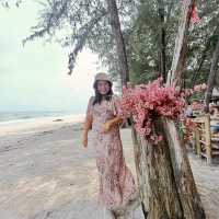 ร้านอาหาร ณ วังหนาวและร้านอาหารทิวสน