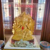 พระมหาจักรพรรดิ์ ศาลาสำเร็จสมปรารถนา
