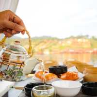 กินติ่มชา จิบชา ล่องเรือบ้านรักไทย