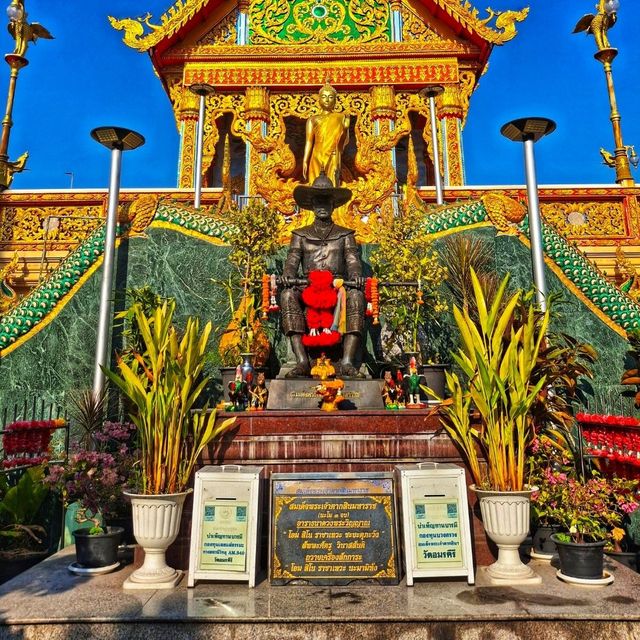 สักการะหลวงพ่ออายุยืน ณ วัดสามกุฏิ