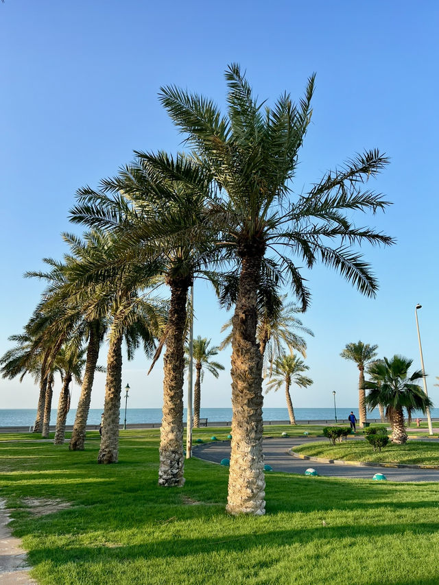 Residence Inn Kuwait City: A Luxurious Stay with Stunning Views🌴