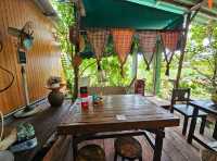 เรือมอญ ริมสวน