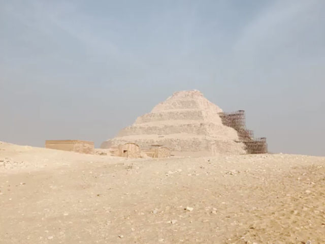 カイロ🇪🇬ジェゼル王のピラミッド