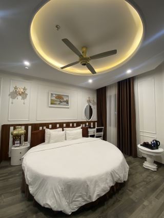 Cosy hotel & perfect location in Ha Long City 🇻🇳