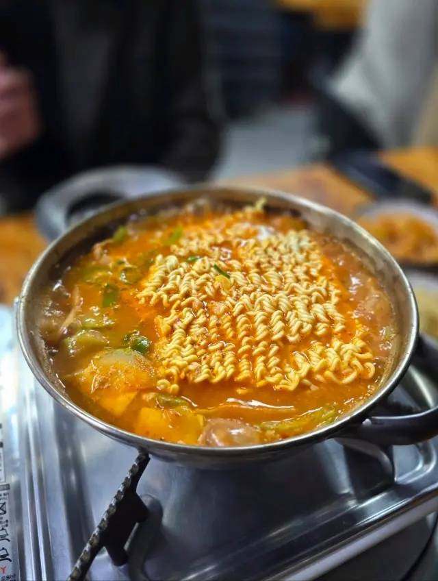 A Great Lunch Spot at Namdaemun Market