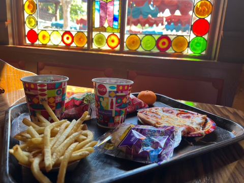 フロリダ🇺🇸ディズニーでピザを食べるならココ！ | Trip.com ベイ・レイク