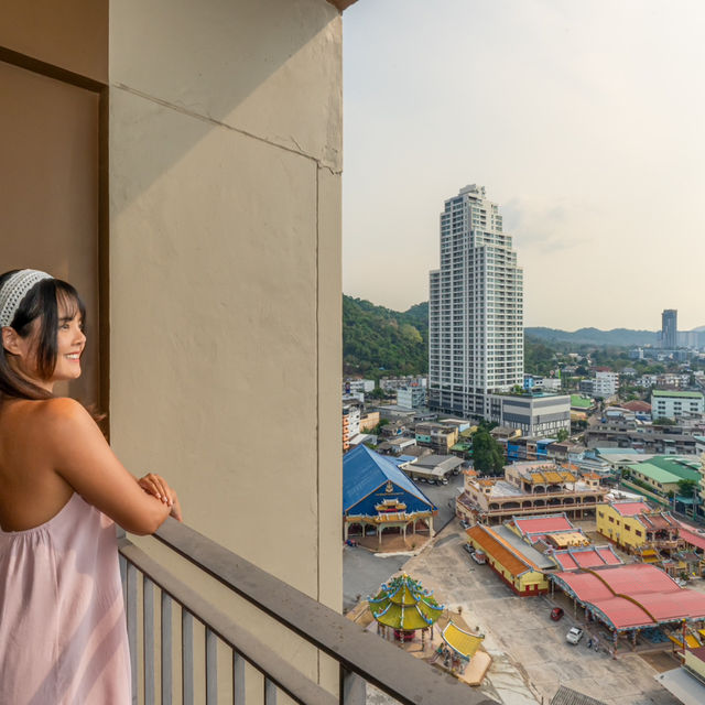 ที่พักกลางเมืองศรีราชา สระวิวสวยจึ้ง🌅
