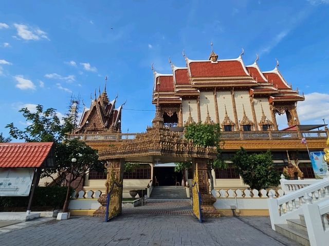 ณ  วัดบ้านไร่  หลวงพ่อคูณ