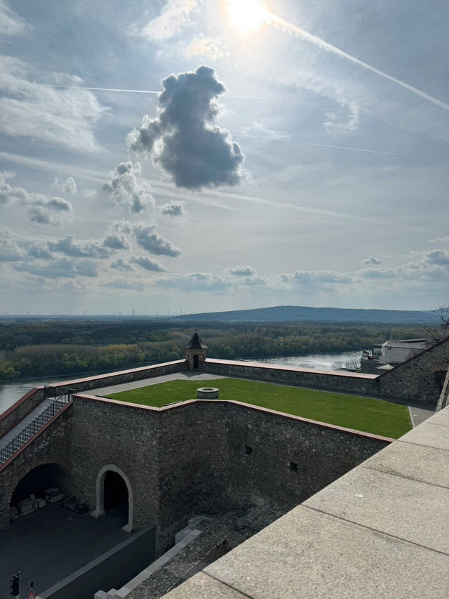 Bratislava Castle ที่เที่ยวที่ควรปักหมุด