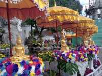 สรงน้ำพระ ก่อเจดีย์ทราย วัดพระเชตุพน✨️