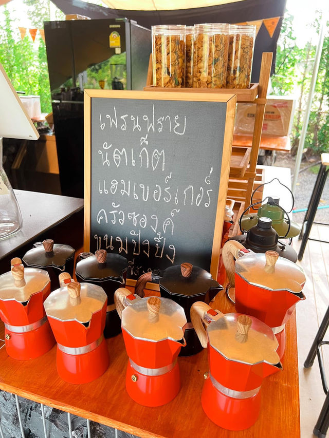 คาเฟ่สายแคมป์ปิ้ง 🏕 Log 'n Talk Cafe