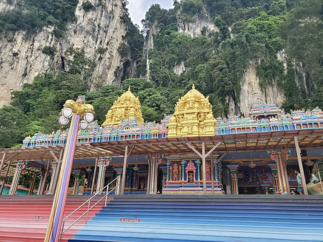 🦚 Monkeys, Murugan & Marble Steps: My Morning at Batu Caves🛕🌄