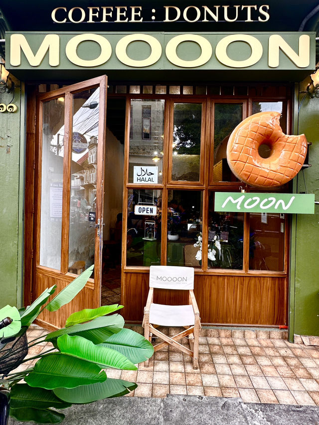 Moooon Cafe: A Cozy Gem in Songkhla Old Town