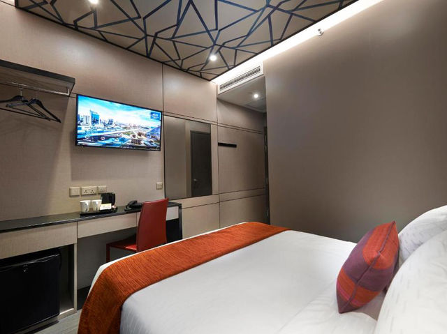“Hotel Boss – Affordable Comfort at the Heart of the City”