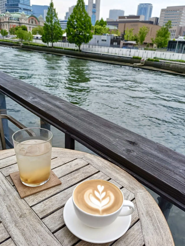 A Local Stroll Through Kitahama – Pancakes, Roses & Riverside Calm