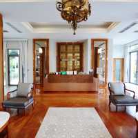 The Nevy House Hotel