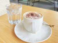 TWENTIES COFFEE BAR เหมือนนั่งจิบกาแฟอยู่บ้าน
