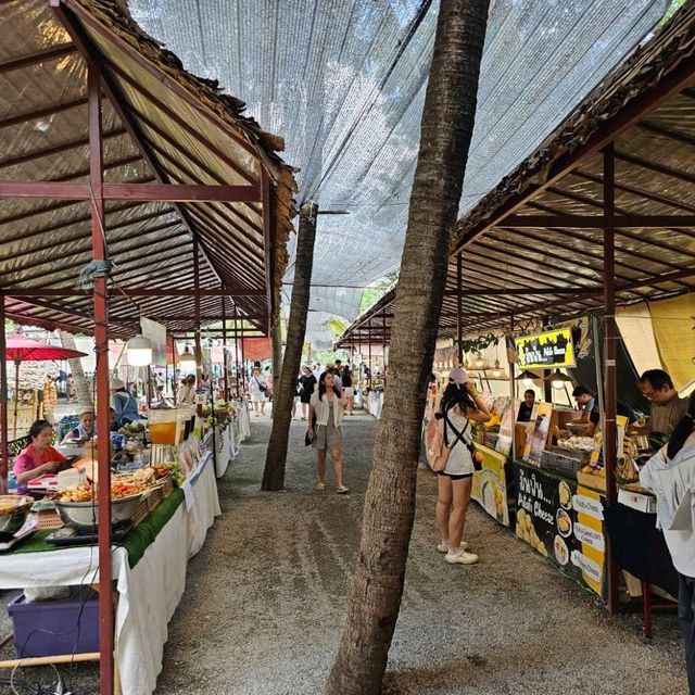 🏝กาดบะป๊าว | ตลาดนัดสุดชิคของเชียงใหม่🏝
