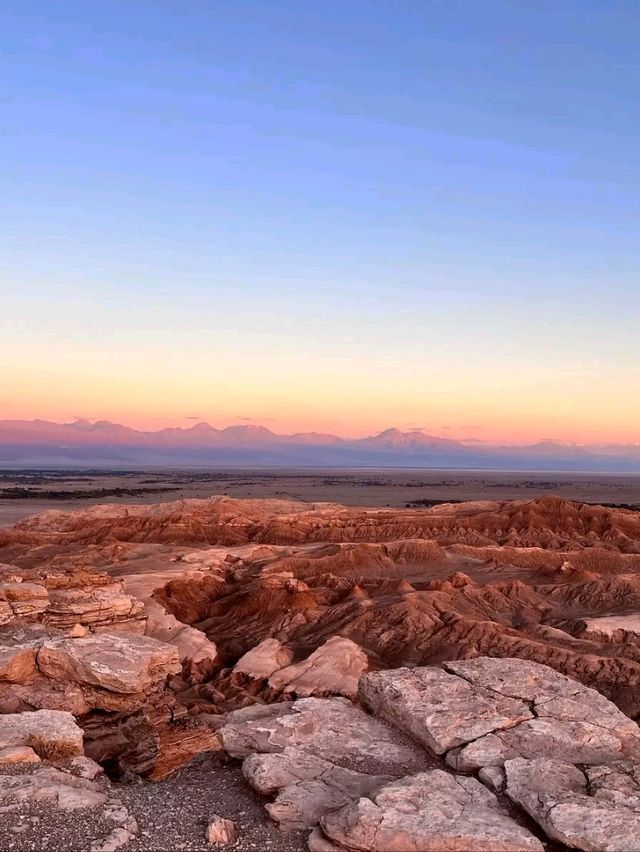 Valle de la Luna – Chile’s Otherworldly Desert Wonderland