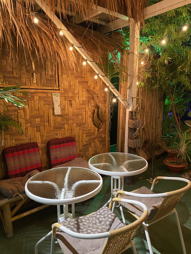 Coco's Nai Harn Cafe 