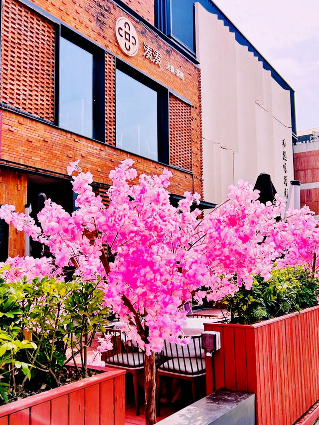 🎡 Weekend Wonderland in Beijing | A Full-Day Guide to Solana 蓝色港湾 ☕️🛍️🌸