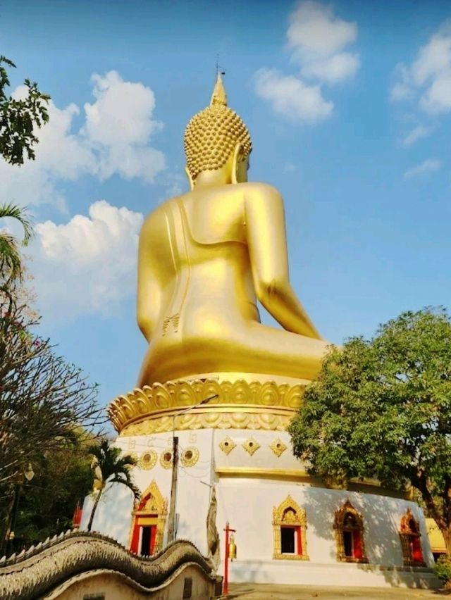 วัดผาทั่ง หลวงพ่อโต อำเภอบ้านไร่ จังหวัดอุทัยธานี