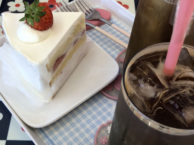 📍인천 연수구 반나절 투어 추천! 숨은 감성카페 ‘움:um’ ➡️ 로컬 맛집 ‘옥련동할머니떡볶이’