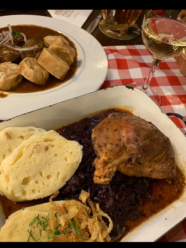  🍖チェコ名物・グラーシュ（Guláš）｜ビールが進む、濃厚ビーフシチュー