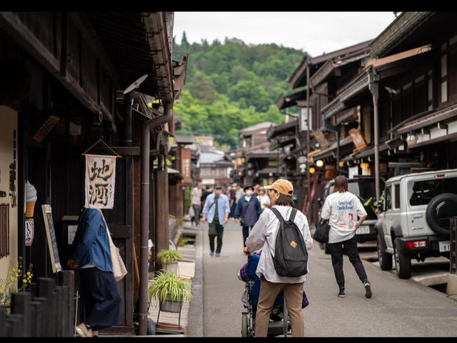 【江戸時代にタイムスリップ】高山の古い町並みで歴史散歩