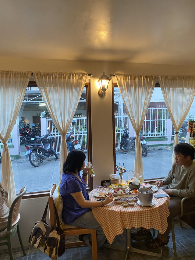 ดินเนอร์โรแมนติกที่ “บ้านลุง” เชียงใหม่ – ไวน์บาร์