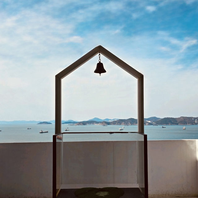 Taejongdae Ocean Flying Theme Park: Thrilling Views and Artistic Experiences