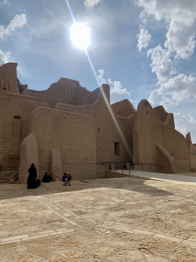 Riyadh’s Two Faces: From Historic Diriyah to the Futuristic KAFD 