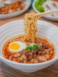 📍 Chim Charm ชิมฌาร์มก๋วยเตี๋ยวปลา คาเฟ่ 🍜🍹🏡