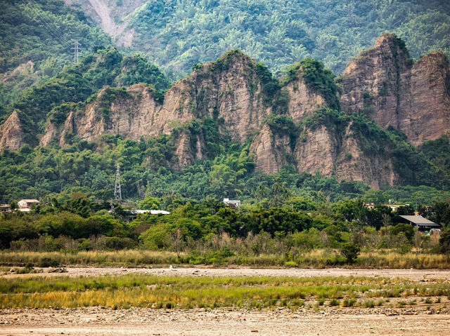 台灣小桂林 × 火焰山：高雄十八羅漢山晨霧秘境攻略