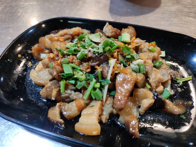 ข้าวต้มร้านLocal ร้านเก่าแก่เมืองแปดริ้ว
