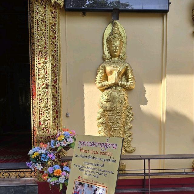วัดพันอ้น ย่านถนนคนเดินเชียงใหม่ วันอาทิตย์